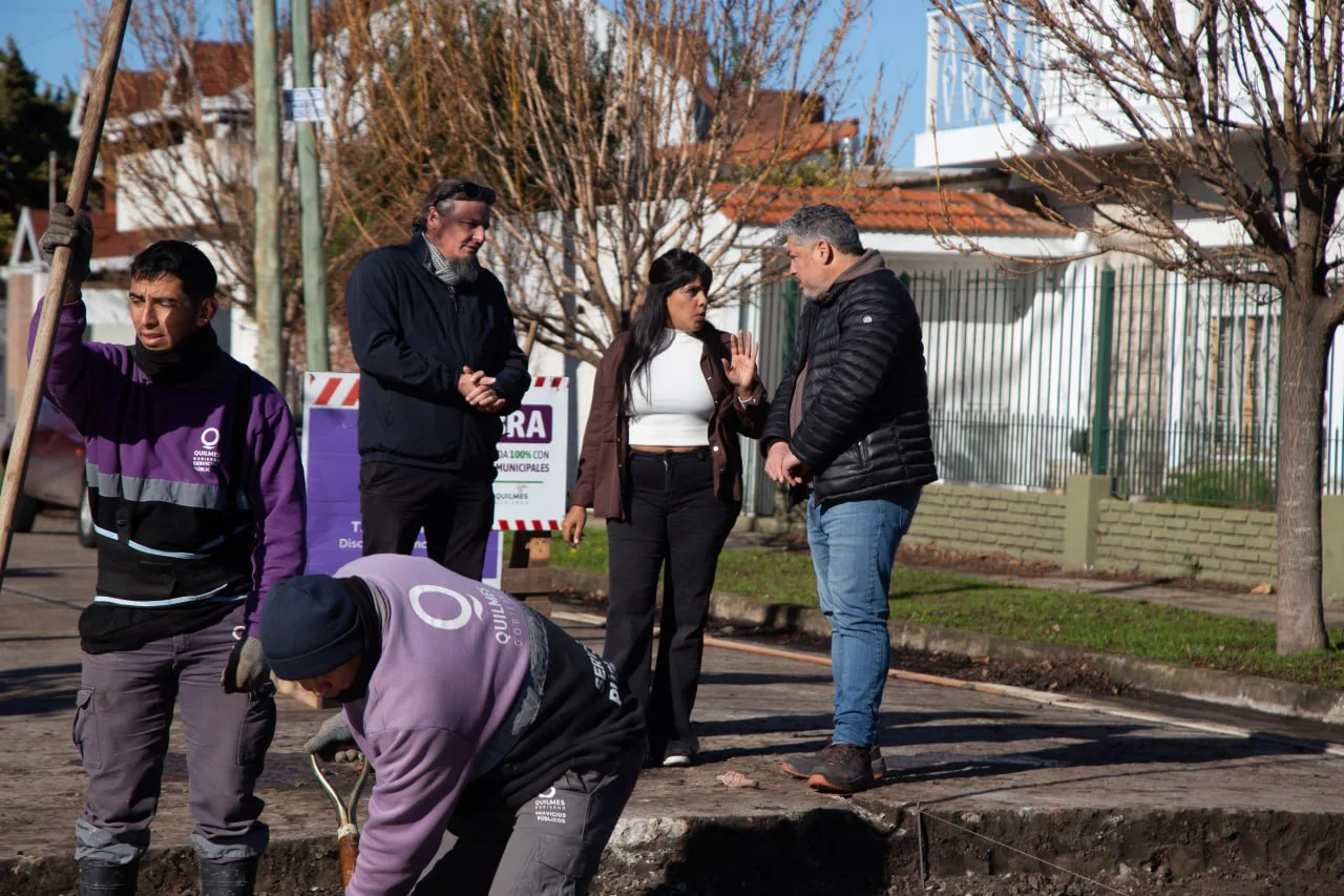 EL PLAN MUNICIPAL DE BACHEO SIGUE ADELANTE EN EL OESTE DEL DISTRITO 1