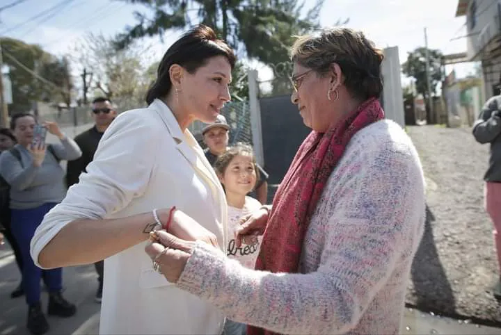 MAYRA RECORRIÓ LA OBRA DE LOS DESAGÜES PLUVIALES PARA EL COLECTOR ALBERDI 4