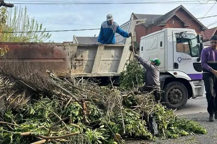 EL MUNICIPIO INTENSIFICÓ LAS TAREAS PREVENTIVAS DE DESOBSTRUCCIÓN Y LIMPIEZA EN DISTINTOS PUNTOS DEL DISTRITO (4)