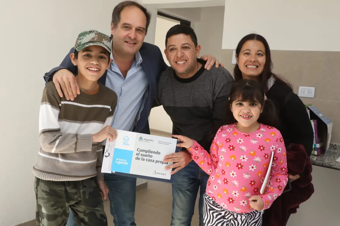 3-_entrega_viviendas_valle_chico_catamarca