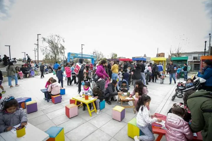 MÁS DE 75 MIL VECINOS Y VECINAS DISFRUTARON DE LOS ESPECTÁCULOS CULTURALES POR LAS VACACIONES DE INVIERNO EN QUILMES (1)