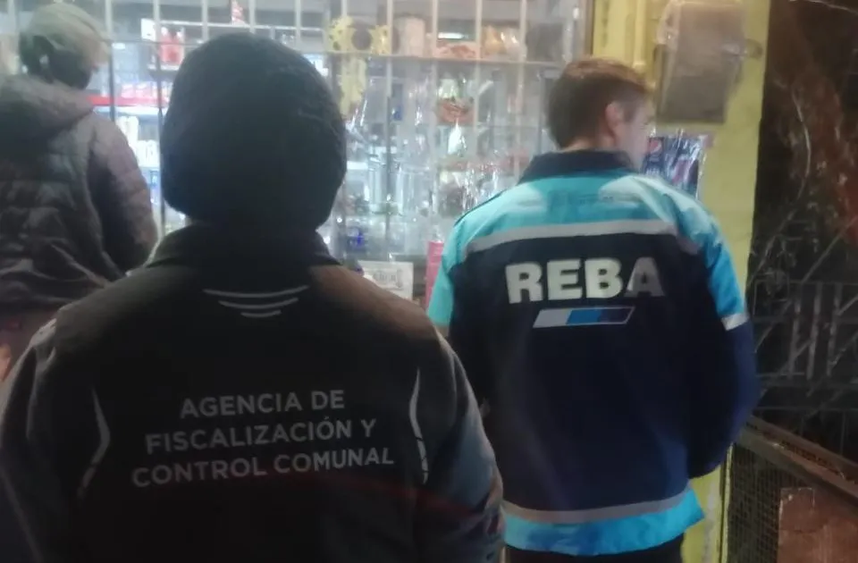 EL MUNICIPIO CLAUSURÓ SALONES BAILABLES DE SOLANO, QUILMES CENTRO Y OESTE 4