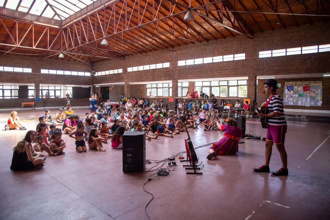 MÁS DE 3.000 CHICOS Y CHICAS PARTICIPARON DIARIAMENTE DEL PROGRAMA “ESCUELAS ABIERTAS DE VERANO 2024” EN QUILMES 1