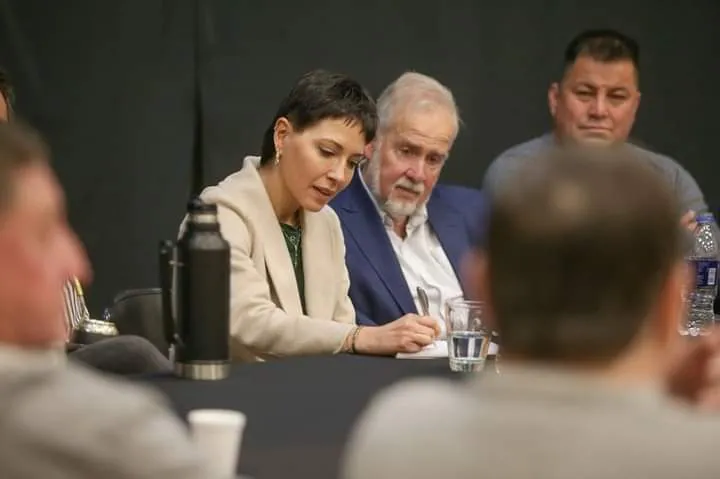 MAYRA MANTUVO UN ENCUENTRO PARA REFORZAR EL TRABAJO EN CONJUNTO CON EL CONSEJO UNIDO DE PASTORES DE QUILMES (4)