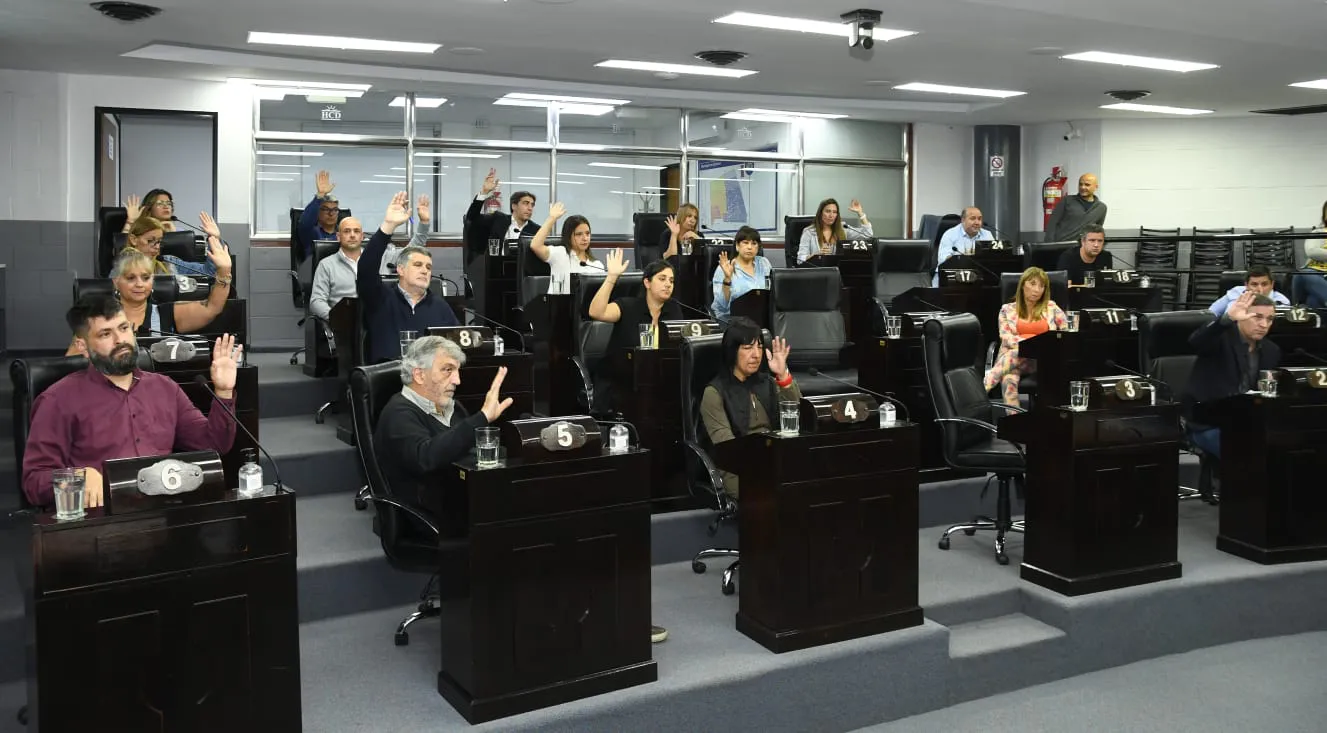 WhatsApp Image 2023-12-06 at 21.34.34 (1)