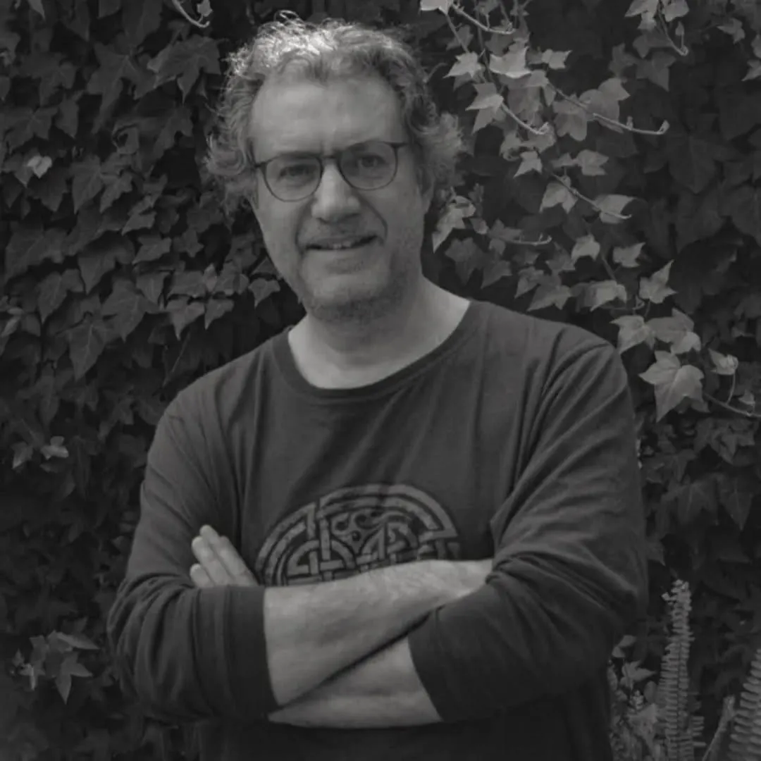 CARLOS DOTRO, OCHO LEÑOS PARA UN FUEGO. 20-12-25