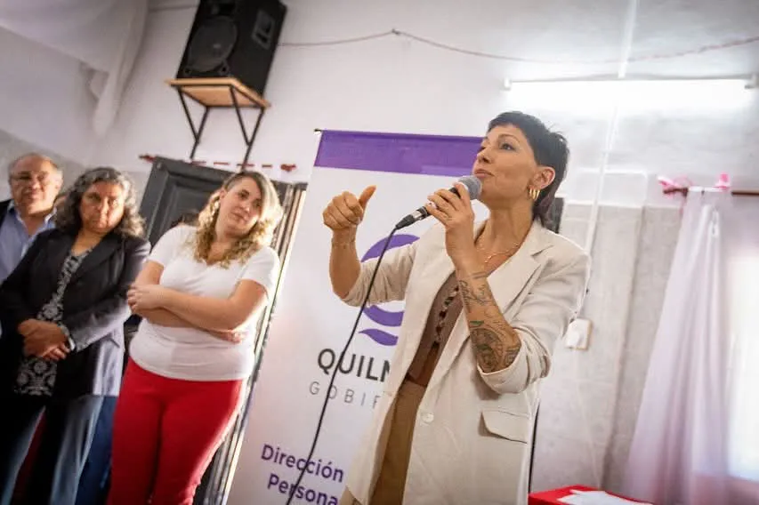 MAYRA SE REUNIÓ CON PERSONAS MAYORES EN EL CENTRO DE JUBILADOS “SANTA MARÍA” DE BERNAL OESTE 2