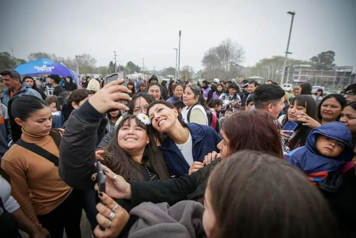 MAYRA JUNTO A MÁS DE 20 MIL QUILMEÑOS DISFRUTARON DEL NUEVO PARQUE MUNICIPAL DE LA RIBERA 6