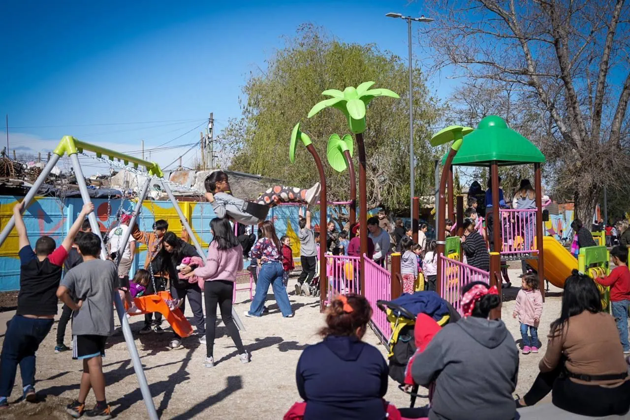 MAYRA INAUGURÓ UN NUEVO ESPACIO VERDE EN EZPELETA OESTE 3