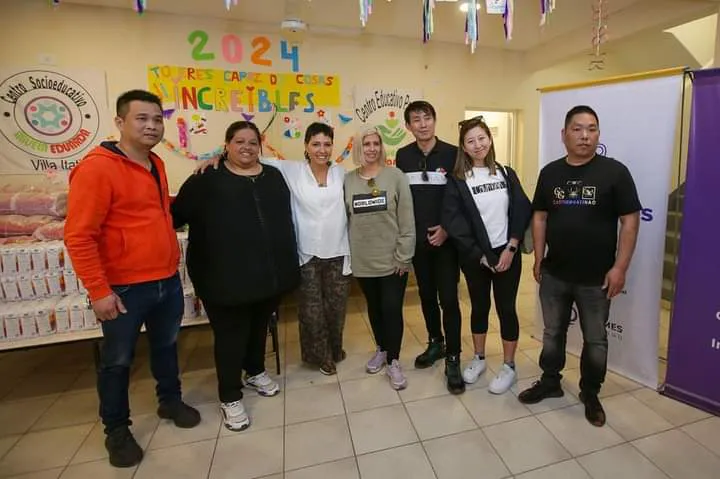 MAYRA PARTICIPÓ DE LA ENTREGA DE DONACIONES QUE RECOLECTÓ LA CÁMARA DE COMERCIANTES SUPERMERCADISTAS CHINOS EN QUILMES 1