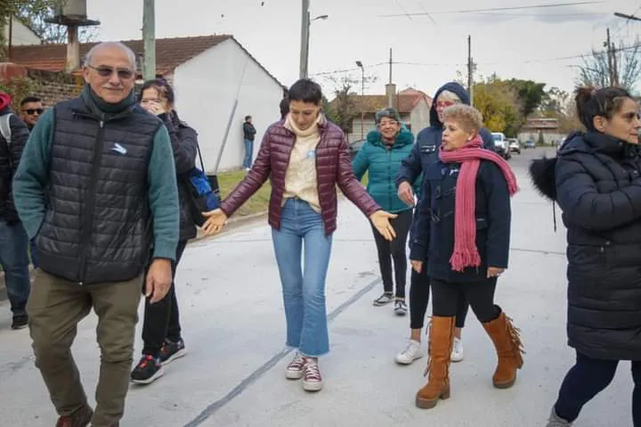 MAYRA INAUGURÓ MÁS ASFALTOS EN EZPELETA 2