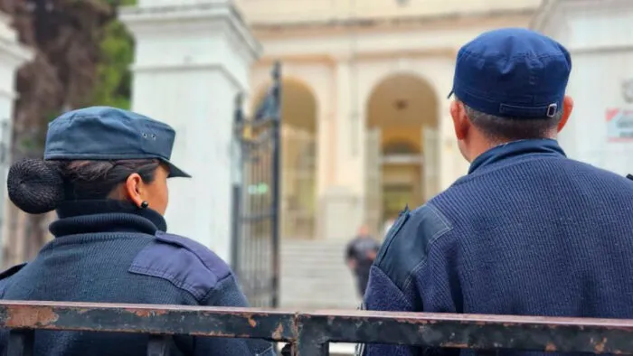 92450-intenso-trabajo-de-la-policia-de-salta-por-las-elecciones-nacionales-2023-700x394