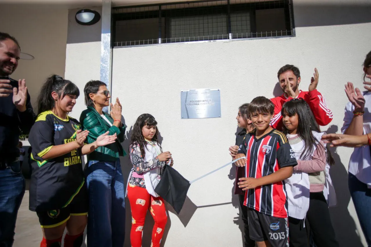 MAYRA INAUGURÓ EL NUEVO POLIDEPORTIVO MUNICIPAL “CRISTINA CORAZÓN” DE BERNAL OESTE 3