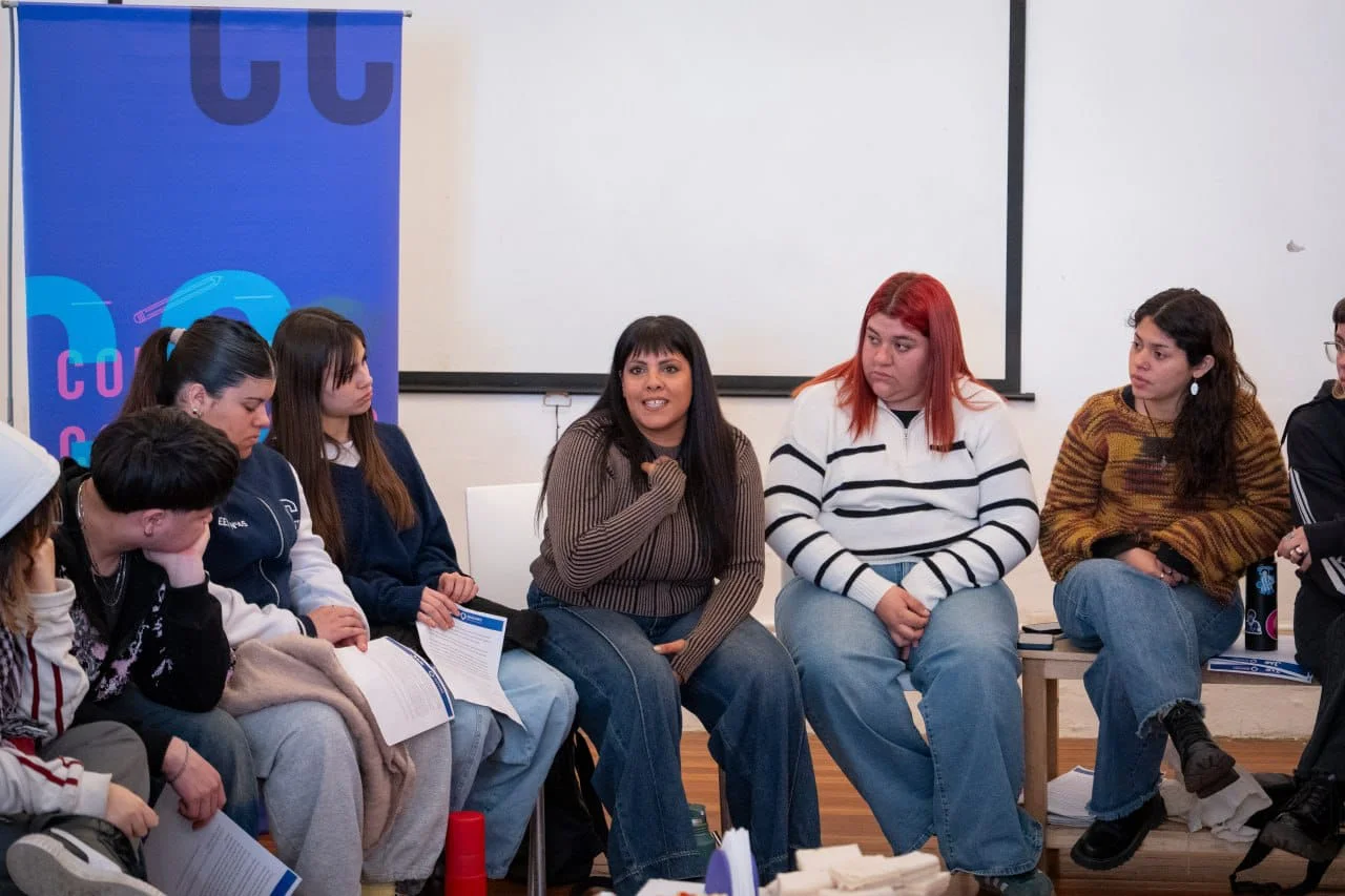 DESAYUNO CON INTEGRANTES DEL CONSEJO CONSULTIVO DE CENTROS DE ESTUDIANTES Y REPRESENTANTES DE ESCUELAS SECUNDARIAS DE QUILMES 1