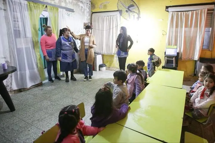 MAYRA RECORRIÓ LA CASA DEL NIÑO DE LA ASOCIACIÓN UNIÓN DE MADRES ARGENTINA Y RATIFICÓ EL ACOMPAÑAMIENTO DEL MUNICIPIO (3)
