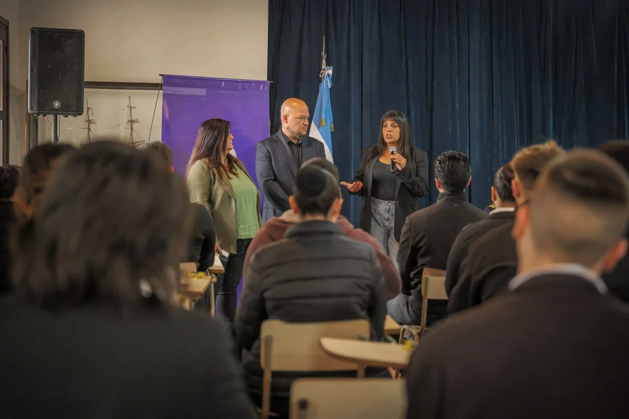 JORNADA DE EVALUACIÓN DE ASPIRANTES A INGRESAR A LA POLICÍA DE LA PROVINCIA 1
