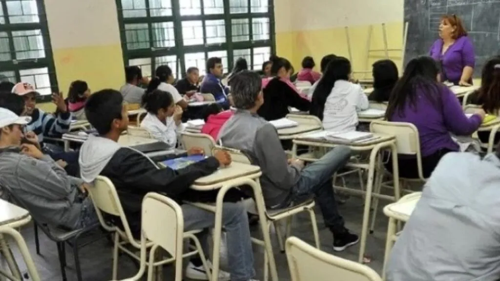 ESTUDIANTES-SECUNDARIA-1024x576