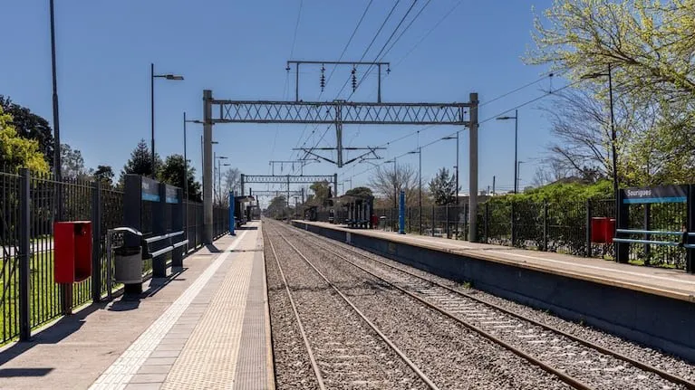 el-tren-roca-volvio-a-funcionar-con-normalidad-despues-de-varias-semanas-foto-trenes-argentinos-HEUVI7MNIFEOTKGG2UQRQUYYBA