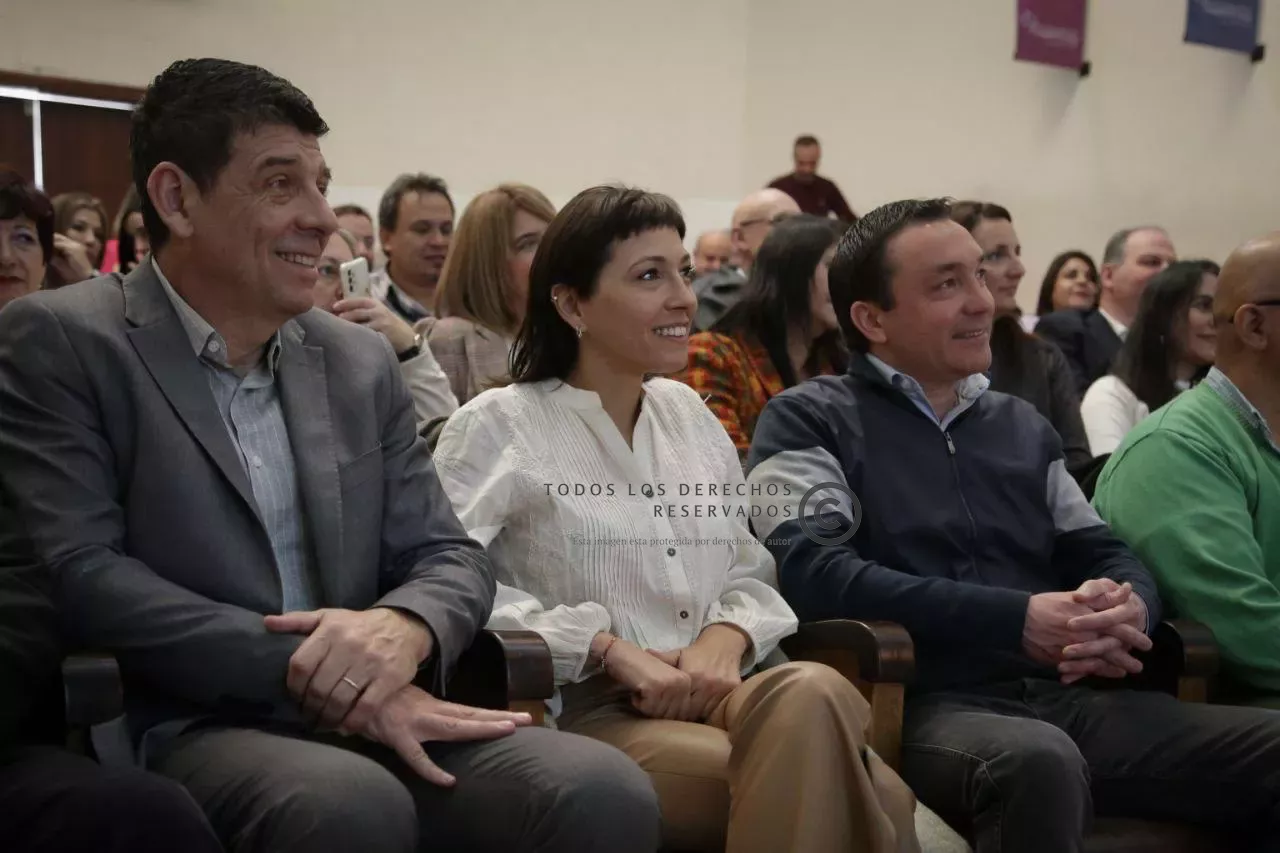 MAYRA ACOMPAÑÓ LA PRESENTACIÓN DE LA FUNDACIÓN CUATRO CAUCES (1)