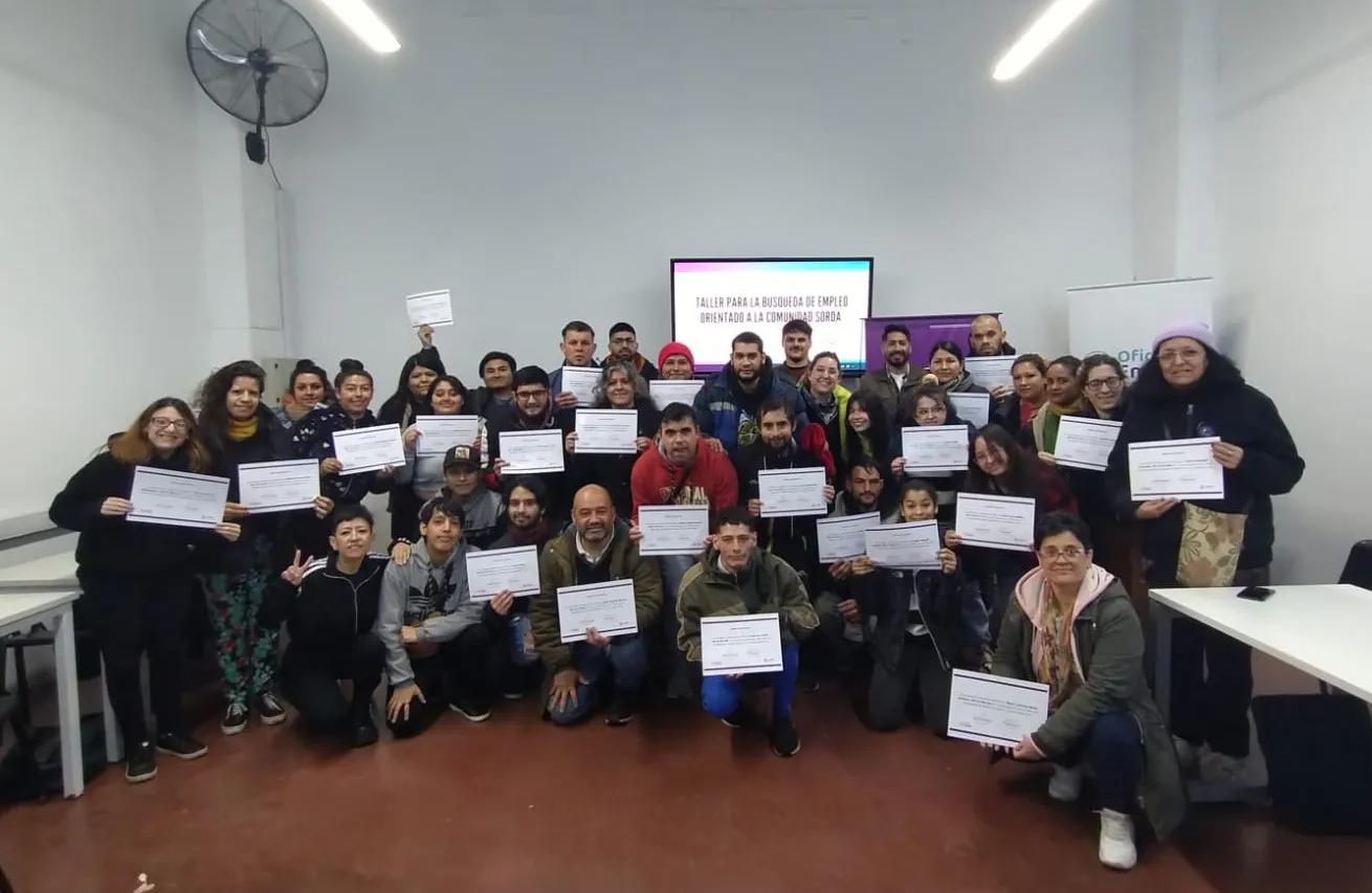 EXITOSO CIERRE DEL PRIMER TALLER DE APOYO A LA BÚSQUEDA DE EMPLEO PARA LA COMUNIDAD SORDA EN QUILMES TEC 1