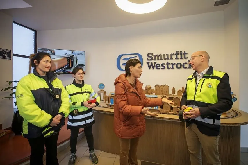 MAYRA RECORRIÓ LA EMPRESA MULTINACIONAL SMURFIT WESTROCK CON EL OBJETIVO DE PLANIFICAR ACCIONES CONJUNTAS 1