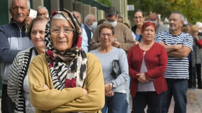Jubilados-y-pensionados-700x394