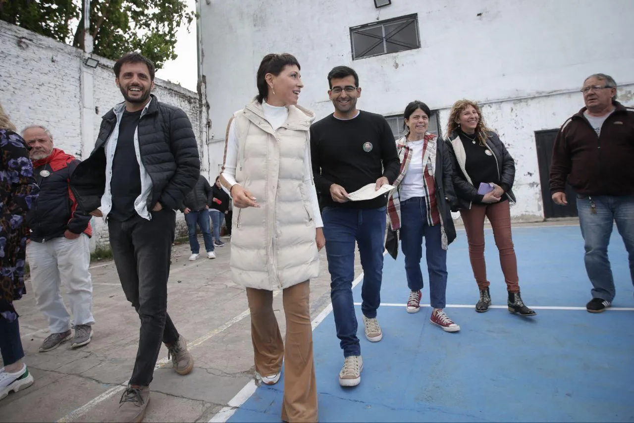 4ce30a05-1b0f-406b-b204-6317160afec9