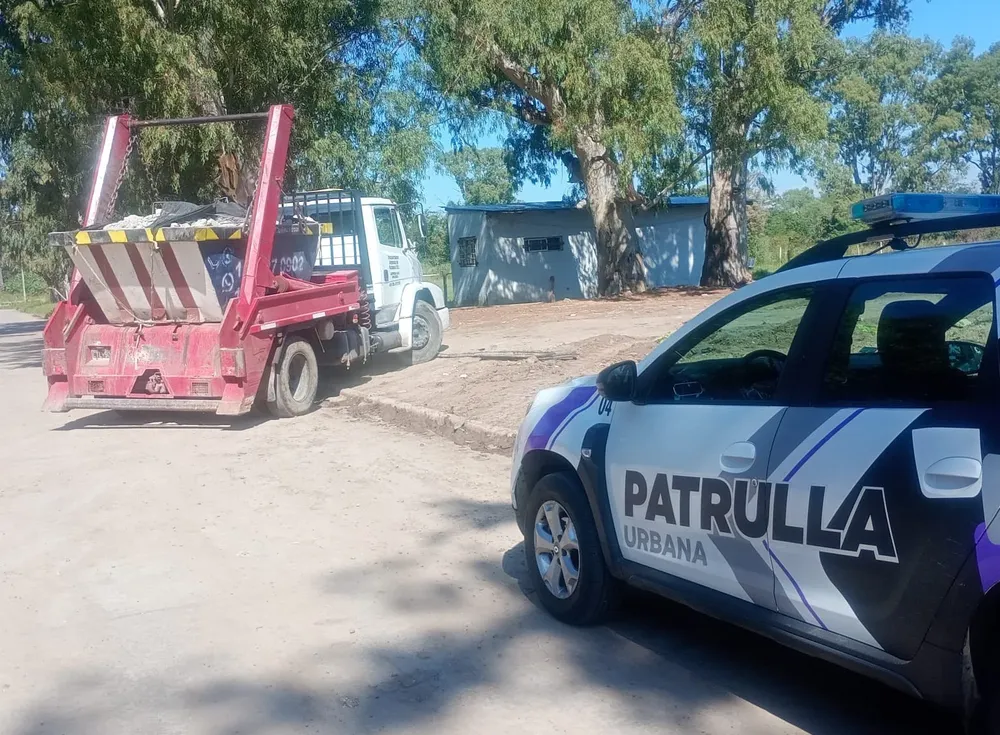 EL MUNICIPIO DE QUILMES INFRACCIONÓ A UN CAMIÓN CON UNA CARGA ILEGAL DE TIERRA 2