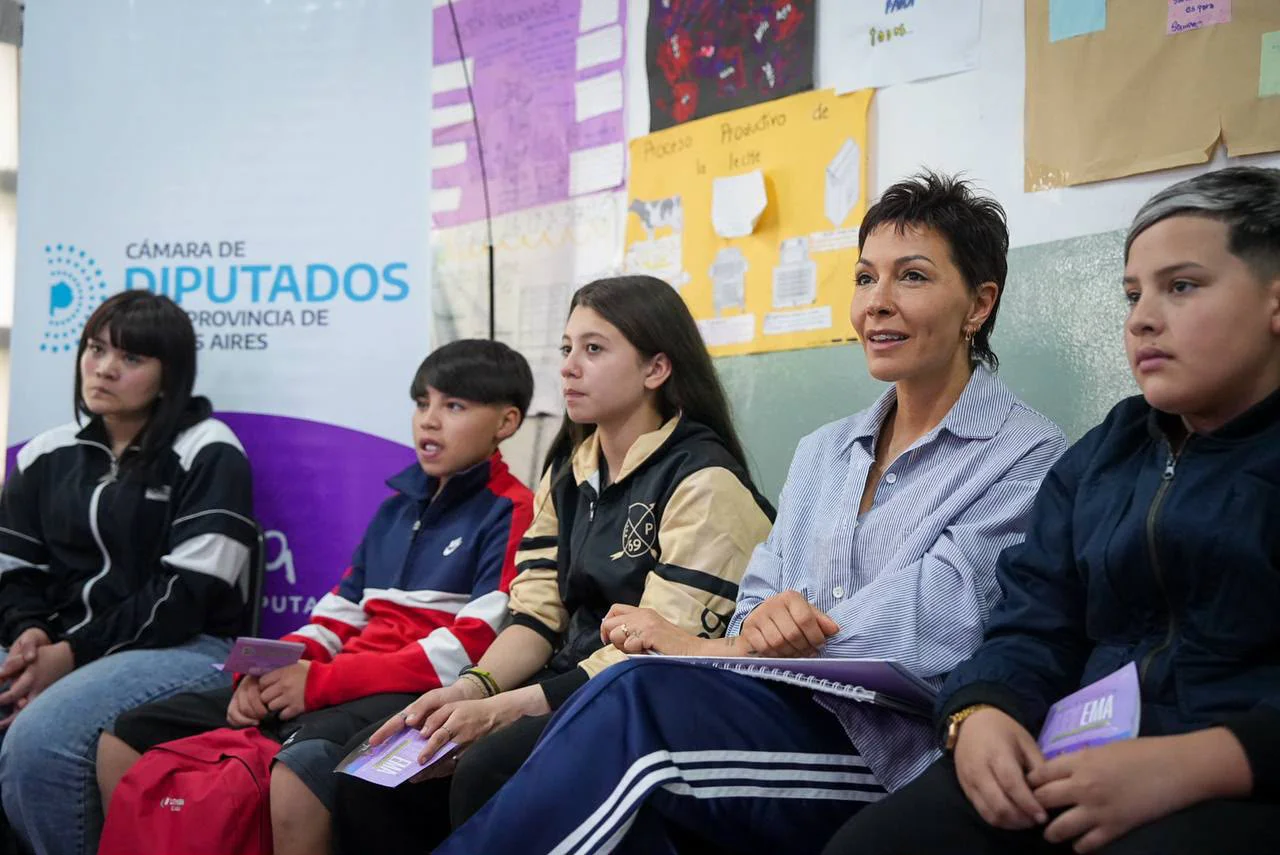 MAYRA Y FUNCIONARIOS DEL ÁREA DE SEGURIDAD PARTICIPARON DE UN NUEVO TALLER DEL PROGRAMA ENLACES SEGUROS 1