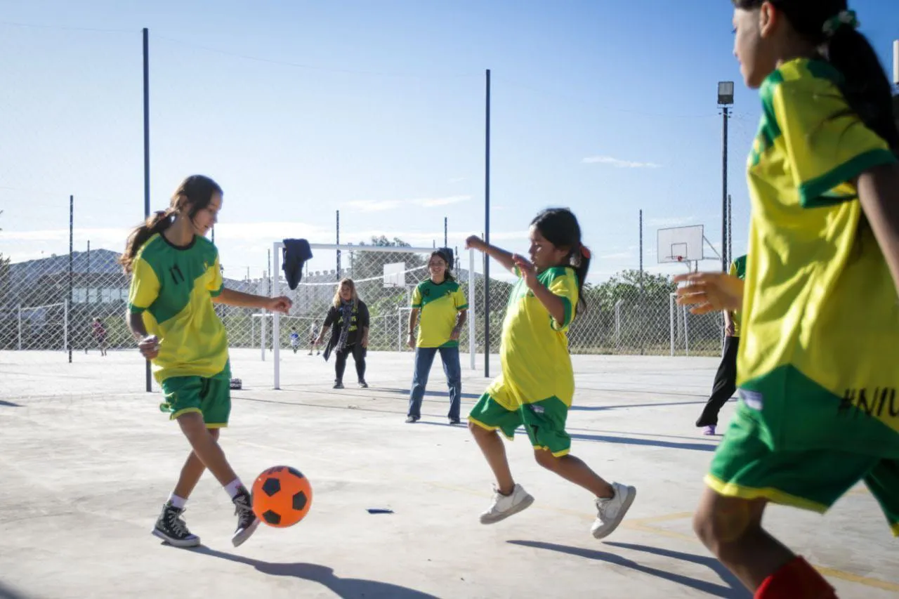 MAYRA INAUGURÓ EL NUEVO POLIDEPORTIVO MUNICIPAL “CRISTINA CORAZÓN” DE BERNAL OESTE 5