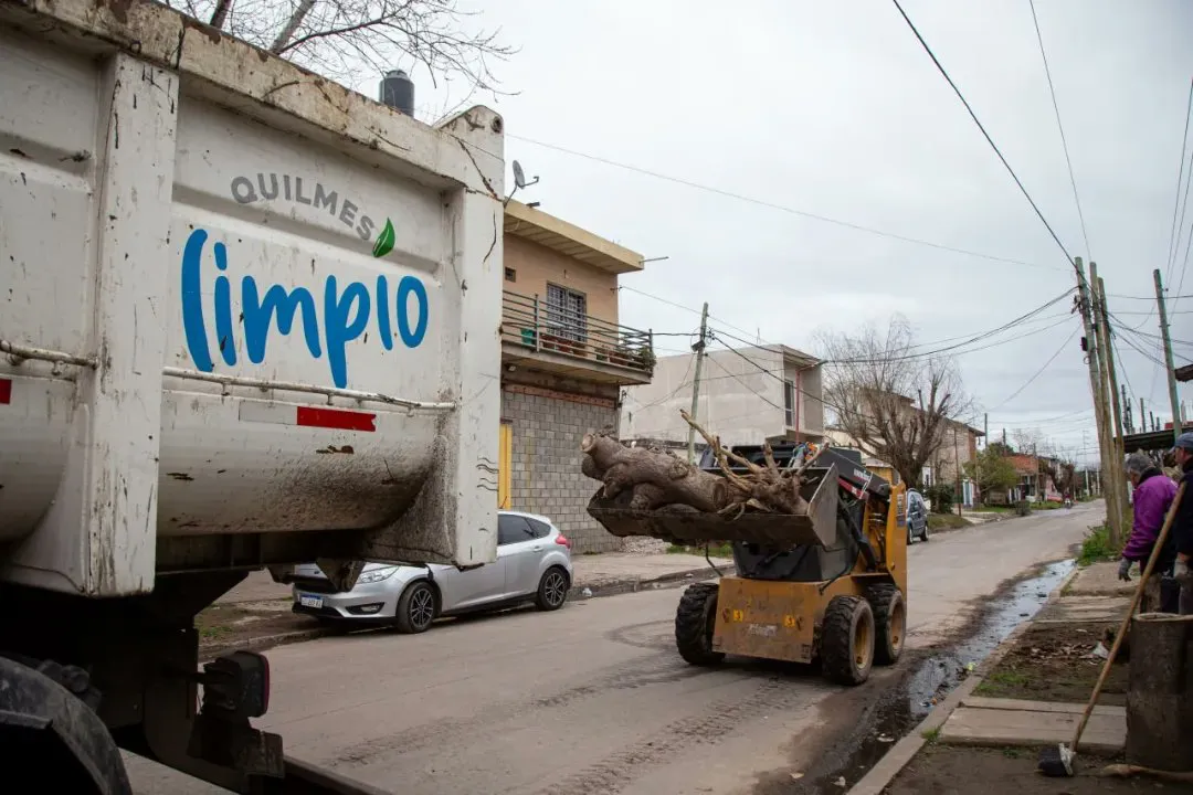 EL MUNICIPIO CONTINÚA CON LOS OPERATIVOS INTEGRALES DE LIMPIEZA EN EL OESTE DEL DISTRITO (1)