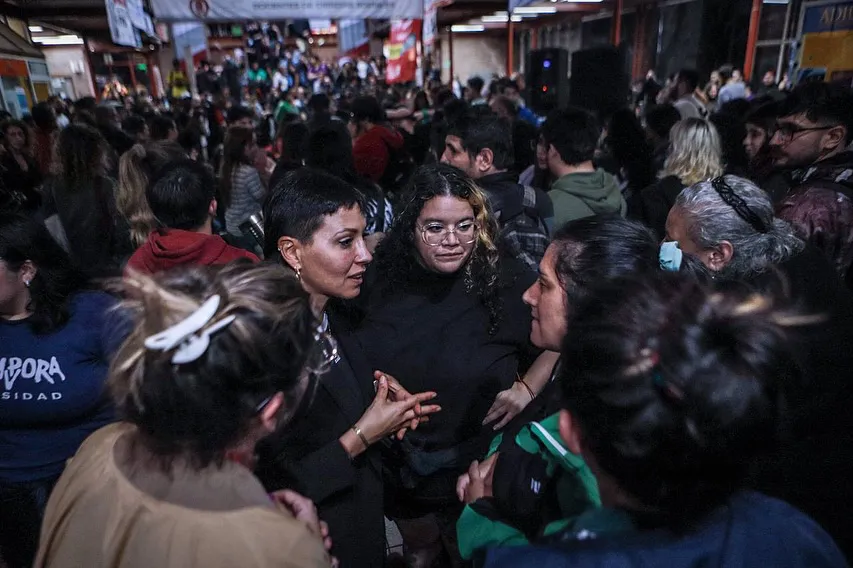 Estuvimos en la @unq_oficial acompañando a los estudiantes universitarios agredidos por militantes libertarios, en el marco de la asamblea convocada esta tarde en defensa de la educación universitaria. El ataque si