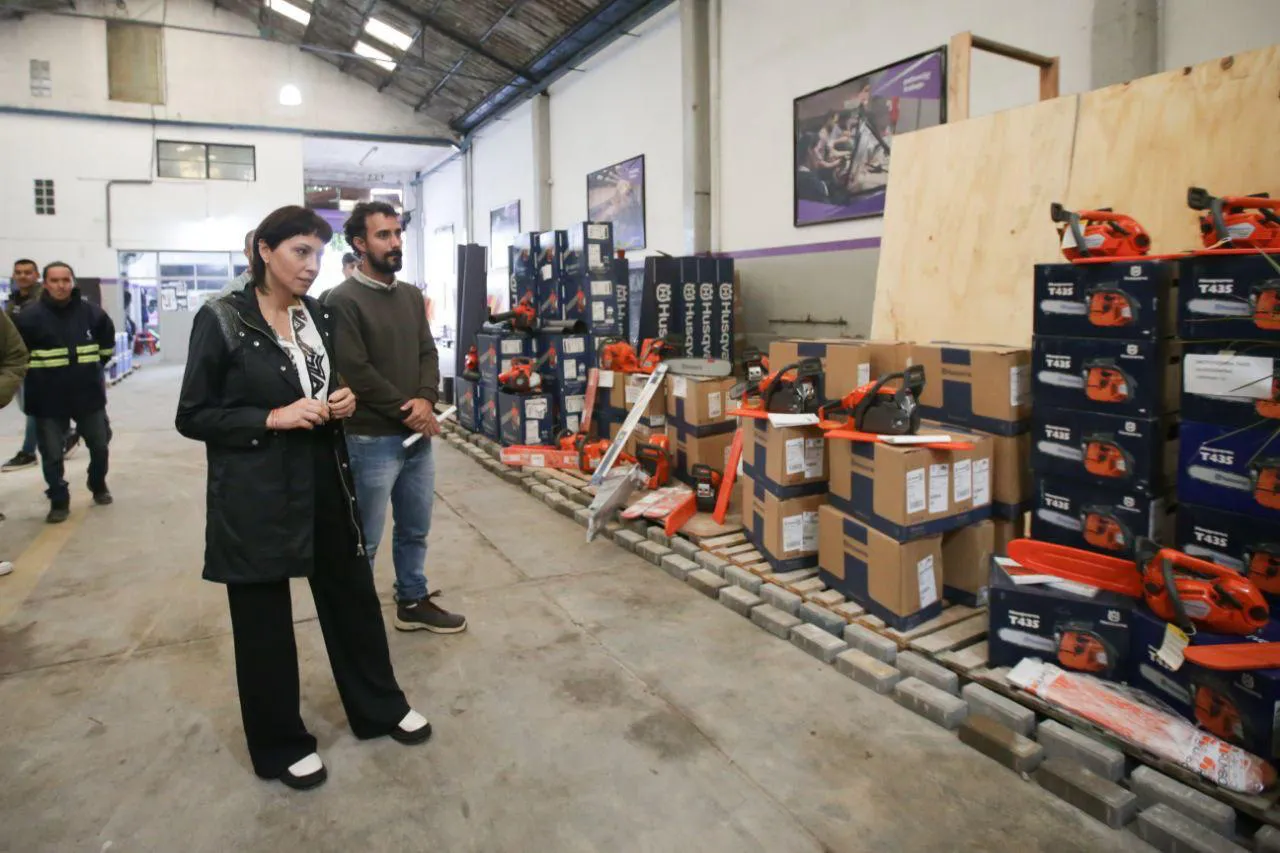MAYRA ENTREGÓ NUEVAS HERRAMIENTAS PARA LAS BASES OPERATIVAS DEL MUNICIPIO 2