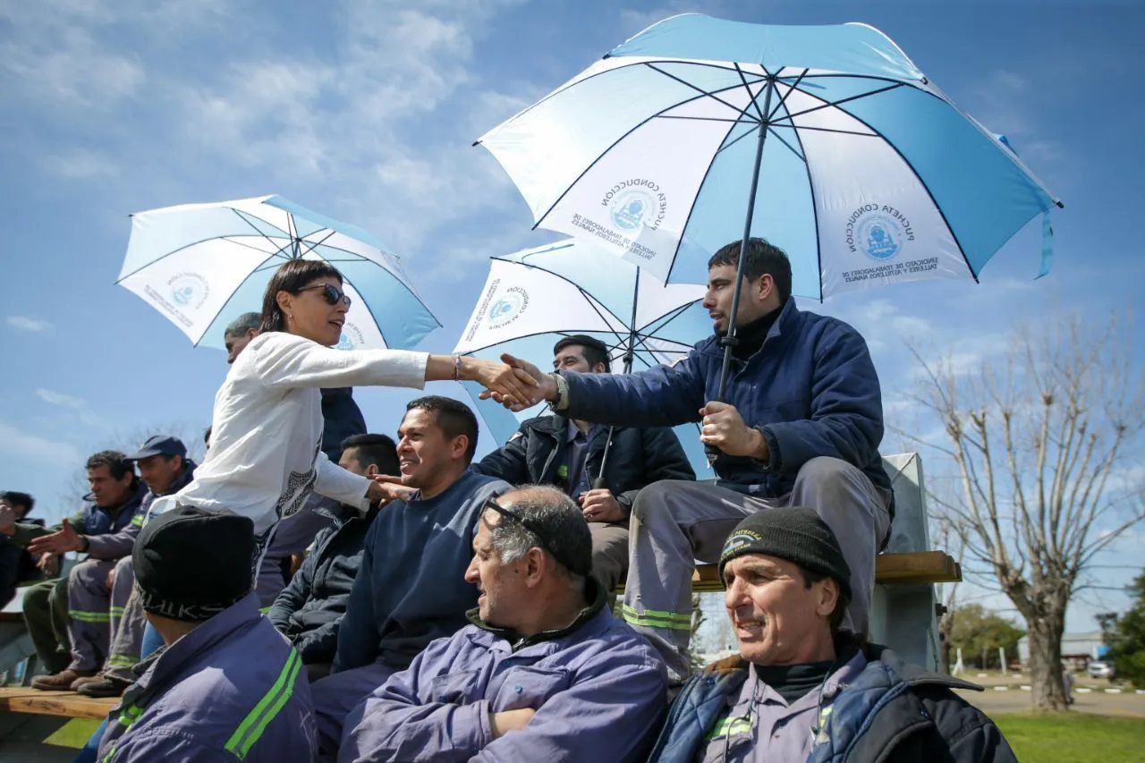 MAYRA PARTICIPÓ DEL ACTO DE ENTREGA DE EQUIPAMIENTO URBANO PARA BARRIOS POPULARES DE QUILMES 2