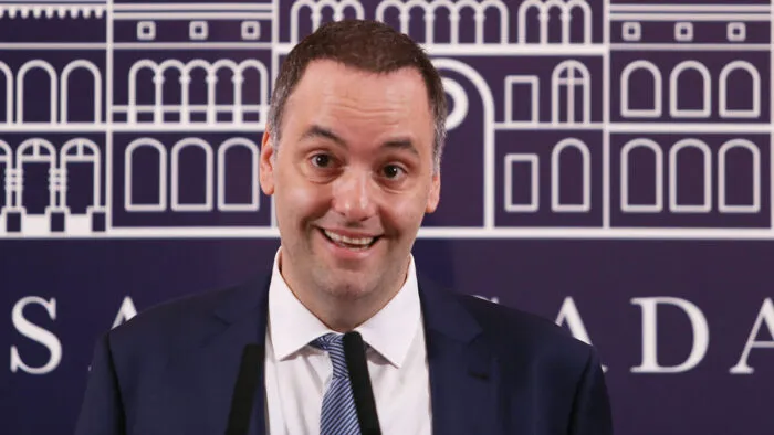 manueladorni-700x394