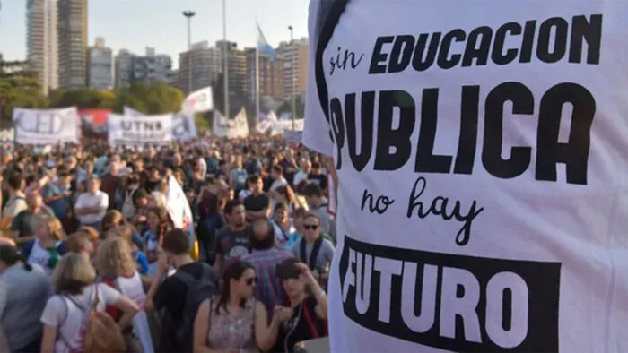 Educacion-publica-Universidad-marcha-700x394