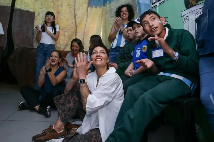 MAYRA ESTUVO PRESENTE EN LA ESCUELA DE EDUCACIÓN ESPECIAL DR. OVIDIO DECROLY Y PARTICIPÓ DE SU TRADICIONAL MARATÓN DE LECTURA 4